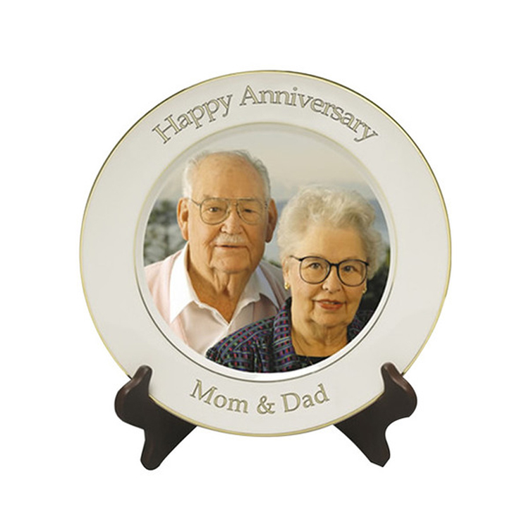 Ceramic Gold Rim Plate – 8″ x 8″